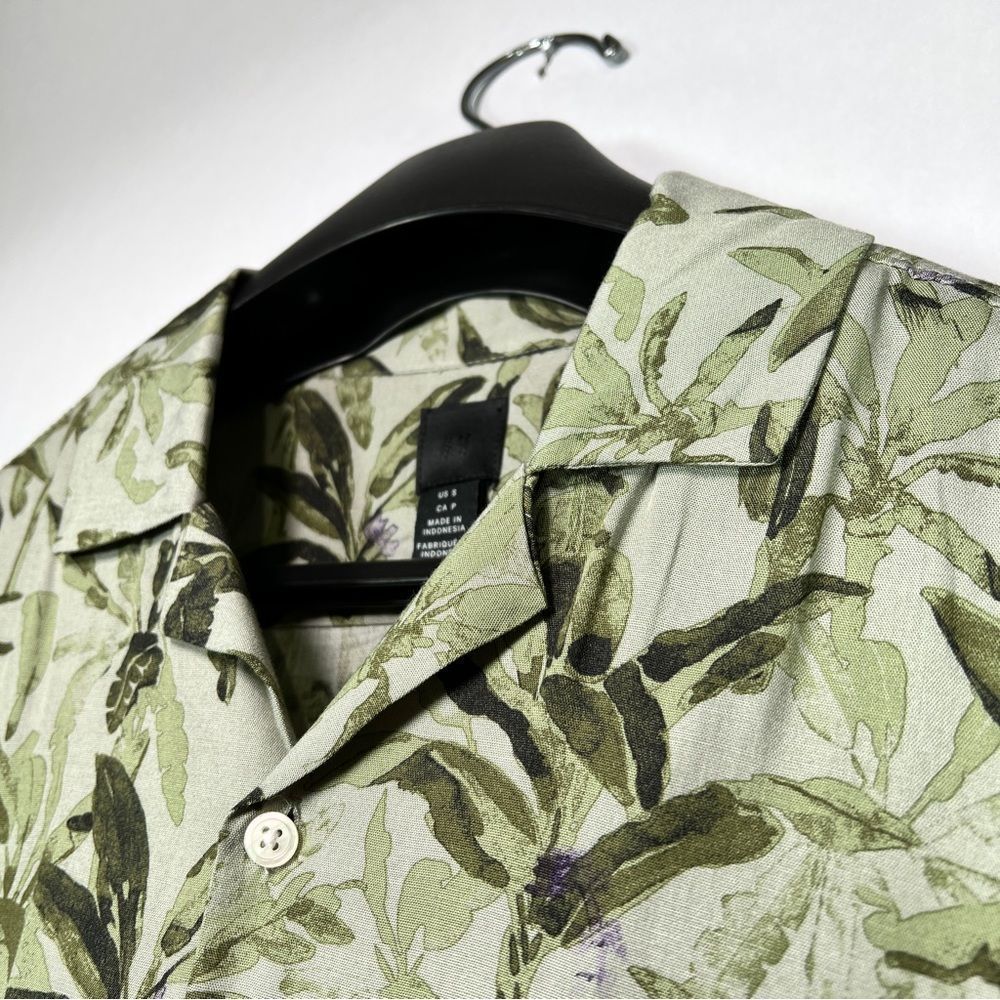 Men’s H&M Khaki Green Relaxed Fit Patterned Resort Shirt, Size: Small - Picture 9 of 11